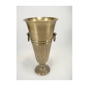 Vases en métal martelé de nouvelle conception de couleur d'or en vrac décoration de salon vase à fleur de fournisseur en gros - Product Image 4