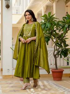 Elegant Embroidered Green Anarkali Style <b>Kurti</b> Set with Dupatta <b>for</b> <b>Women</b> - Product Image 3