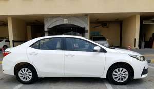 Turbo 2021 Corolla AWD Sedán con Caja de Cambios Automática, Asientos de Cuero, Neumáticos R17, Combustible Híbrido, Modelo KEI, Techo Solar, Cámara Trasera de 360° - Product Image 6