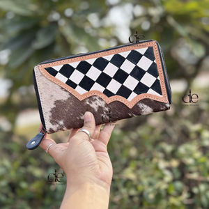 Portefeuille en cuir de vachette, vente chaude, cuir sculpté à la main, étui de téléphone élégant, motif à carreaux, portefeuilles pour femmes - Product Image 1