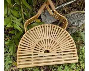 Sac en bambou d'origine du Vietnam avec sac en bambou traditionnel au toucher idéal pour les boutiques de cadeaux de plage d'été et les magasins de villégiature - Product Image 6