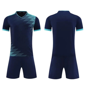 Top qualité personnalisé hommes nouveau Football uniforme vêtements de sport respirant 100% personnalisé Football uniforme T-shirt et Shorts - Product Image 4
