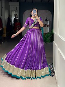 Vêtements de mariage en pur chanderi avec travail de tissage zari, lehenga choli, achat en ligne en Inde, exportateur de mode féminine, fournisseur de Surat - Product Image 5