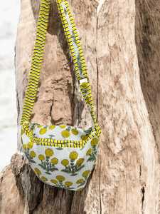 กระเป๋าเงินสไตล์บูติกทำมือ ผ้าฝ้าย 100% ลายดอกไม้ น้ำหนักปานกลาง ซักง่าย เหมาะสำหรับใส่กับชุดออกกำลังกาย - Product Image 5