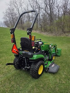 Tracteur à chenilles John Deere 1025r 22HP très agréable, au design compact et au moteur performant - Product Image 3