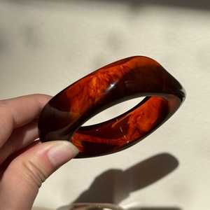 Bracelets en résine à la mode dans des couleurs vives - Product Image 5