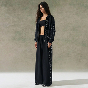 Sweat à capuche oversize confortable avec strass pour femme, en molleton de coton doux, chaud, respirant, streetwear tendance, broderie vintage, veste à patch - Product Image 3