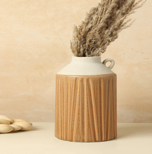 Jarrón rústico de cerámica, decoración, diseño texturizado, estilo Cortijo, jarrón decorativo para flores secas. Disponible a precios de mayorista. - Product Image 1