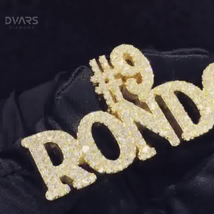 จี้เพชรโมอิสซาไนต์เงินแท้ 925 ชุบโรเดียม สำหรับผู้ชาย ดีไซน์หรูหรา สลักอักษรย่อตามสั่ง พร้อมใบรับรอง รูปทรงกรงเล็บ สไตล์แร็ปเปอร์ - Product Image 4