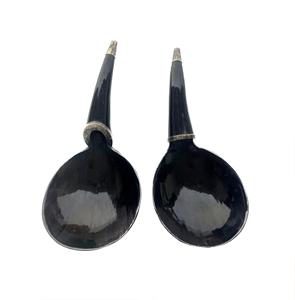 Achetez un repose-cuillère en corne en ligne, couleur personnalisée, fait main, écologique, en acier inoxydable, compatible lave-vaisselle - Product Image 1