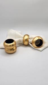 Servilleteros de madera redondos diseñados para sujetar las servilletas maravillosamente, dando a su mesa de comedor un atractivo limpio y ecológico. - Product Image 2