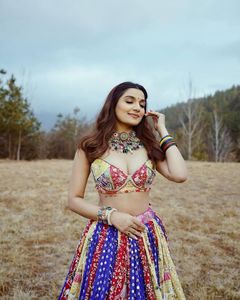 Diseñador de lanzamiento Navratri Muselina especial Algodón Impresión digital y espejo real Lienzo Patta Border Lehenga Choli Dupatta - Product Image 1