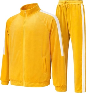 Traje de Calentamiento de Terciopelo Personalizado para Equipos Deportivos Profesionales con Chaqueta de Terciopelo con Logotipo del Club Bordado y Pantalones de Pierna Abierta - Product Image 4