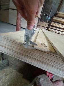 Madera Contrachapada de Eucalipto Ligera y Duradera para Exteriores, Suministro al por Mayor de Vietnam, para Cajas, Palets y Embalajes - Product Image 2