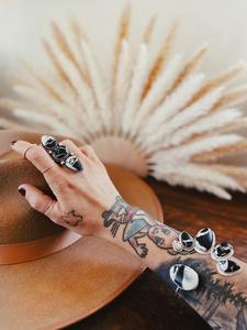 Anillo de Plata de Ley con Engaste de Bisel Ovalado de Turquesa de 2 o 3 Piedras, Hecho a Mano, Diseño Personalizado para Bodas y Fiestas - Product Image 5