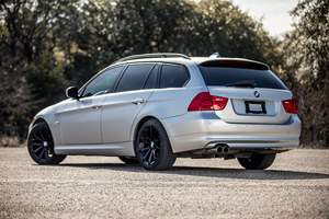 BMW 328i Wagon 2010 USADO con Volante a la Izquierda/Derecha - Product Image 4