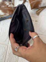 Dompet Clutch Kulit Sapi Asli Modis dengan Tali Hias Bunga Kecil Hitam, Bergaya Barat
