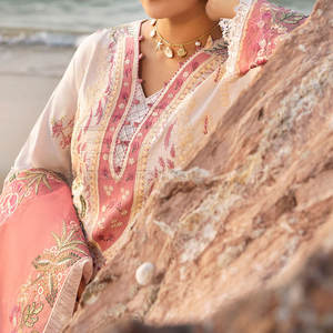 Costume de luxe pour femmes brodé à la main, ensemble de 3 pièces, costume de designer, broderie lourde élite pour femmes, tenue de soirée haut de gamme - Product Image 5