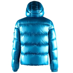 Veste matelassée épaisse imperméable à capuche personnalisée pour hommes avec fermeture éclair et logo frontal, service OEM en gros - Product Image 2