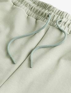 Pantalones cortos de entrenamiento atlético para hombre: pantalones cortos de entrenamiento ligeros y transpirables para gimnasio, correr y ropa deportiva con dos bolsillos laterales - Product Image 4