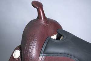 Silla de Montar de Cuero Genuino de Primera Calidad para Carreras Ecuestres Occidentales con Color y Logotipo Personalizados para Montar a Caballo - Product Image 5