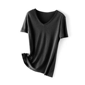 Vente en gros T-shirt personnalisé en coton et polyester à col en V pour femmes T-shirts à manches courtes avec impression de broderie avec logo personnalisé pour femmes 2025 - Product Image 2