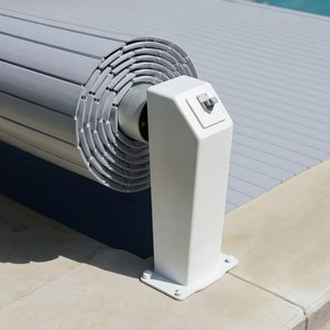 Bâche de piscine automatique rétractable robuste en polycarbonate, isolation anti-poussière, économie d'énergie, anti-evaporation, protection sécurisée et esthétique - Product Image 3