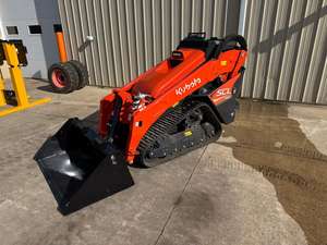 LIVRAISON GRATUITE Kubota SCL 1000 Mini chargeuse compacte homologuée EPA CE, Cylindre hydraulique Eaton, Moteur principal, Pompe, Boîte de vitesses, Engrenage, PLC - Product Image 2