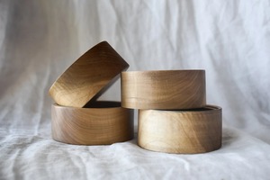 Juego de Portavelas de Madera de Acacia Artesanal en Oferta, con Diseño Moderno y Minimalista para Mesa y Decoración del Hogar, Disponible para la Venta - Product Image 4