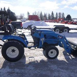 รถแทรกเตอร์ LS XJ2025 H รุ่นขายดี พร้อมอุปกรณ์ตัก - Product Image 1