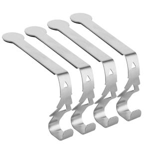 Soporte de calcetín de metal con nombre personalizado en color plateado perfecto para decoración navideña personalizada y decoración navideña - Product Image 1