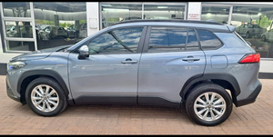 Voiture d'occasion de qualité à prix abordable, Toyota Corolla Cross 1.8 XS Hybride 2024, conduite à droite - Product Image 2