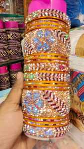 Brazaletes de diseño Kundan Latkan, joyería de trabajo de piedra a la moda para looks tradicionales informales, el mejor precio disponible - Product Image 5