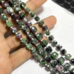 Cuentas en forma de caja facetadas de zoisita de rubí verde, piedras preciosas en forma de cubo Natural de 7-8MM para la fabricación de joyas - Product Image 5