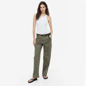 Pantalones cargo de pierna ancha de algodón de oficina clásicos para mujer de fabricación OEM, pantalones clásicos de mujer con múltiples bolsillos lavados planos de cintura media de China - Product Image 2