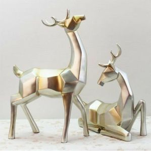 À la recherche d'une magnifique sculpture décorative de renne en laiton plaqué or pour la maison - Product Image 2