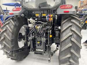 Tracteur cabine 4x4 M1304 TQ 140HP avec moteur Doosan, composants essentiels (pompe, boîte de vitesses), haute productivité, garantie 3 ans pour usage agricole - Product Image 2