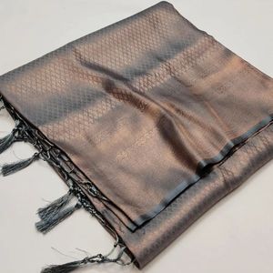 Chemisier saree en viscose tendance de créateur Kubera Pattu Silk Rich Pallu & J Card Work Traditional for Party Wear - Product Image 3