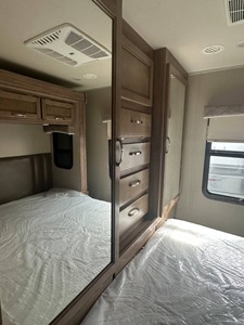 Used 2019 <b>Coach</b> V-i-s-i-o-n 31V trailer ready for sale - Product Image 3