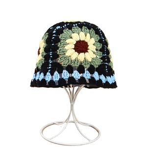 2025 luxe été femmes Crochet tricot seau chapeau de soleil à la main motif brodé éponge personnalisé Hip Hop Performance mode - Product Image 1