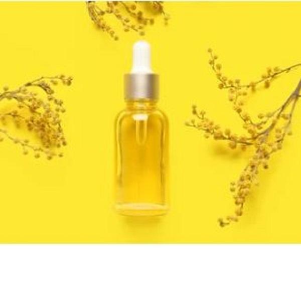 สีเหลืองน้ำตาลอ่อน