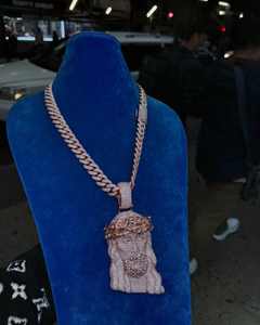 Pendentif Jésus en diamant personnalisé de luxe style hip hop diamant simulé en argent sterling 925 et plaqué or 14 carats - Product Image 5