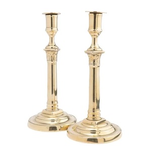 Candelabro de Metal de Diseño Moderno para Decoraciones de Boda y Pascua, Hecho a Mano, Ecológico, Duradero, Disponible en Varios Diseños - Product Image 3