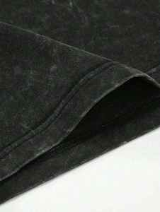 Camiseta para hombre con estampado DTG completamente personalizado, elaborada con mezcla de algodón suave que ofrece durabilidad cómoda e impresión detallada en color - Product Image 4