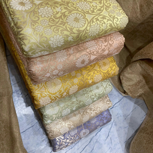 Tela Jacquard de brocado brillante para vestidos de gama alta, cortinas y tapicería que ofrecen un atractivo elegante a granel - Product Image 1