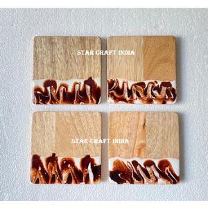 Vente en gros de sous-verres ronds en bois avec logo personnalisé, lot de 4 pièces avec support, sous-verres en résine époxy et bois d'acacia pour boissons - Product Image 1