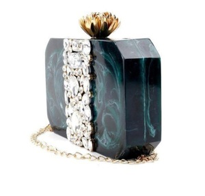 กระเป๋าคลัทช์สำหรับผู้หญิงทำจากเรซินหัตถกรรมอินเดียทำจากเรซิ่นสีทองดีไซน์สวยงาม - Product Image 5