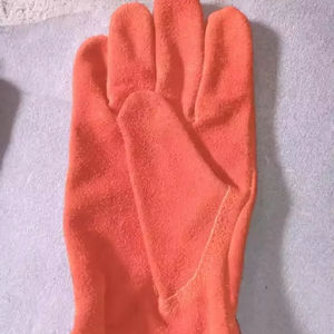 Guantes de soldadura de piel de vaca hechos a mano personalizados, cómodos guantes de seguridad protectores anticorte anticalor y antiimpacto - Product Image 1