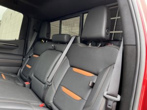 GM_C Sierra 1500 AT4 2023 Usada en Buen Estado - Product Image 5