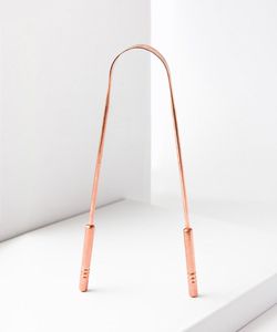 Nettoyeur de langue en cuivre durable pour une utilisation à long terme en soins bucco-dentaires, conçu pour une prise en main facile et un nettoyage efficace - Product Image 2